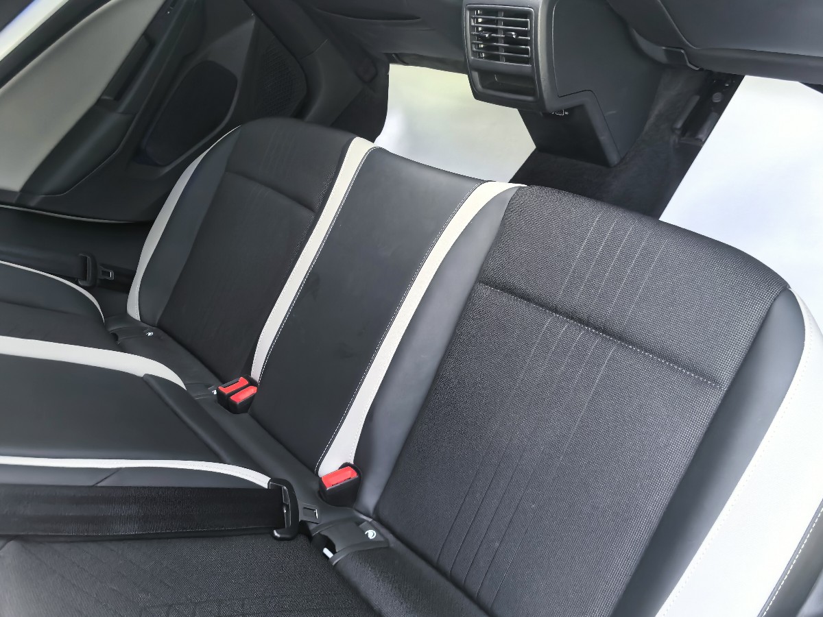 Volkswagen Golf 2024 car image #10