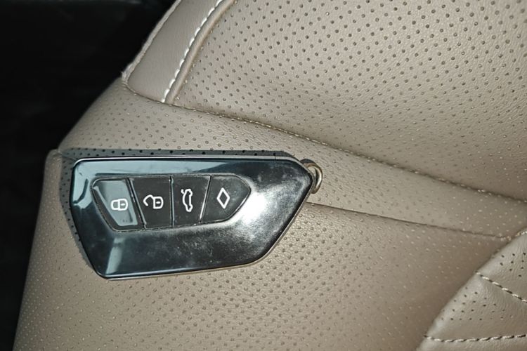 BYD Han 2023 imagem de carro #9