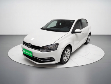 Volkswagen Polo 2015 car image 