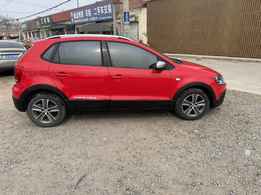 Volkswagen Polo 2012 car image #7