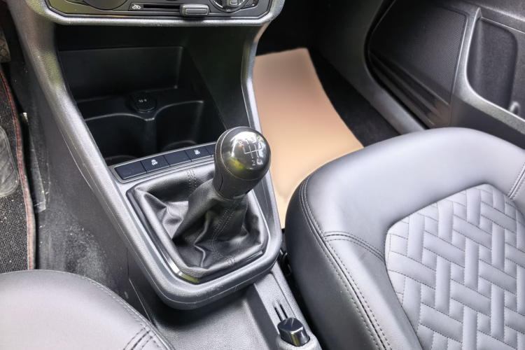 Volkswagen Santana 2019 car image #24