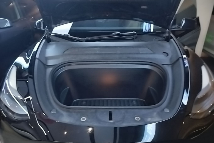 Tesla Model Y 2023 #20 Tesla Model Y 2023 car image #20
