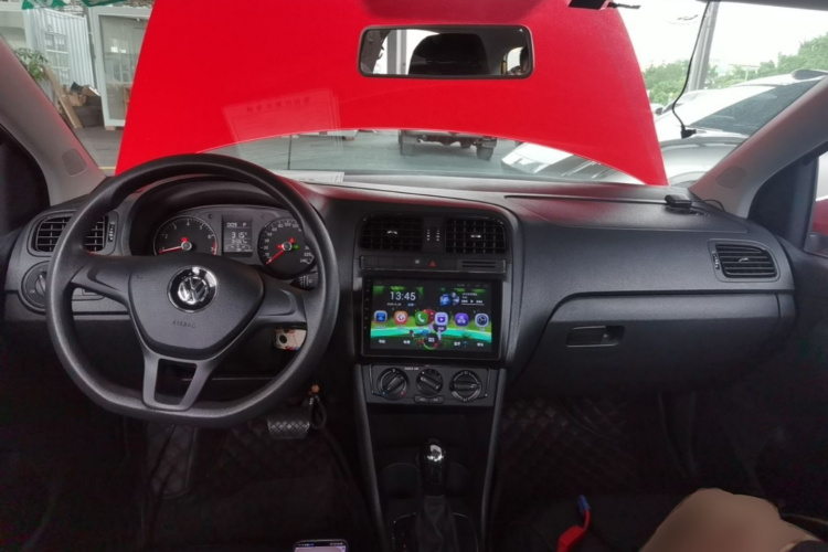 Volkswagen Polo 2017 car image #10