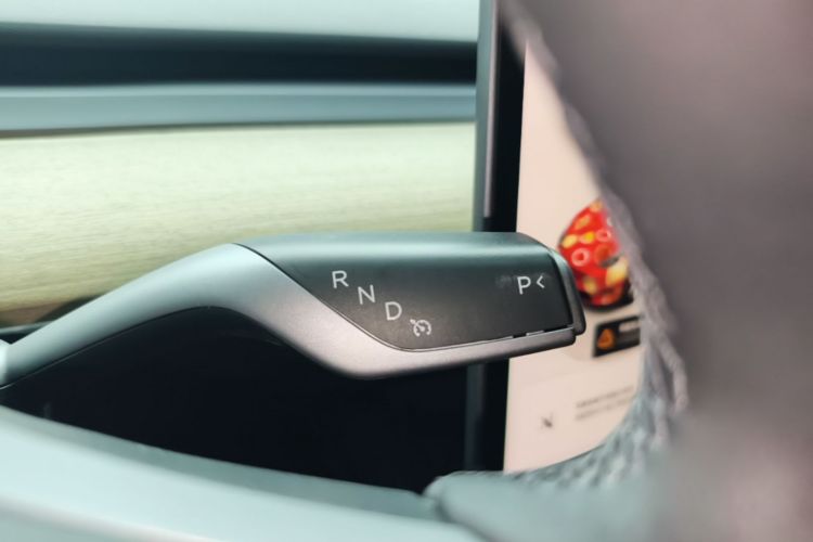 Tesla Model Y 2023 #14 Tesla Model Y 2023 car image #14