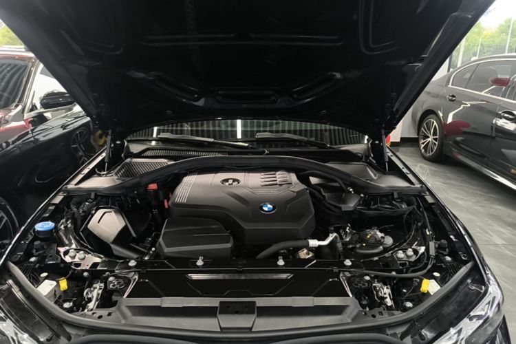 BMW 3 Series 2024 car image #20