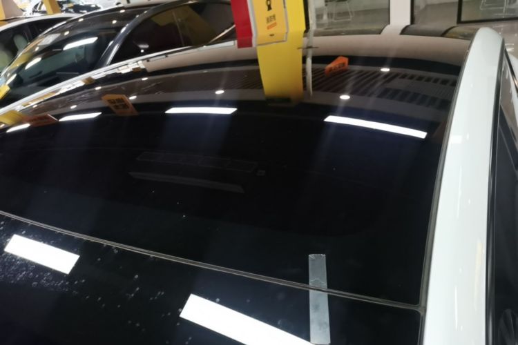 Tesla Model Y 2024 صورة سيارة #25