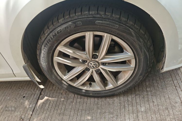 Volkswagen Golf 2018 car image #9