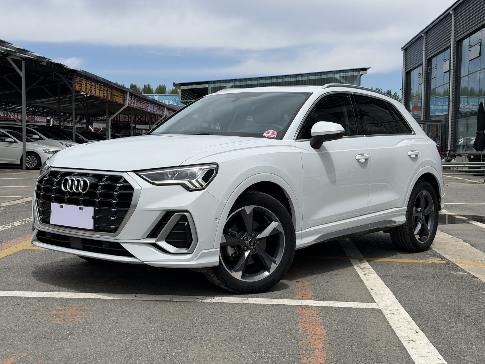 Audi Q3 2023 Audi Q3 2023 immagine di auto