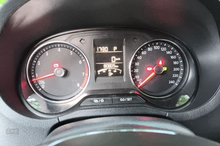 Volkswagen Polo 2016 car image #13