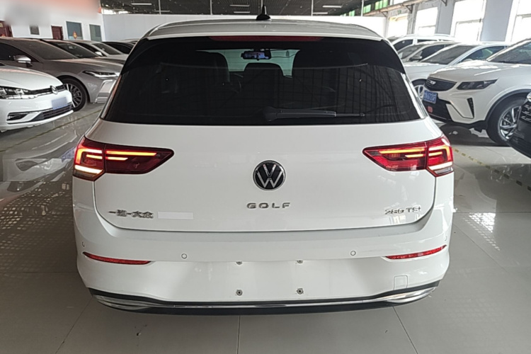 Volkswagen Golf 2021 car image #6