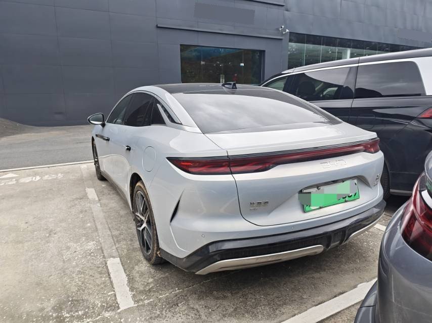 BYD HanL 2025 immagine di auto #5