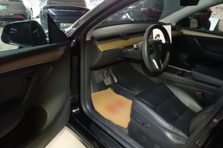 Tesla Model Y 2021 #16 Tesla Model Y 2021 car image #16