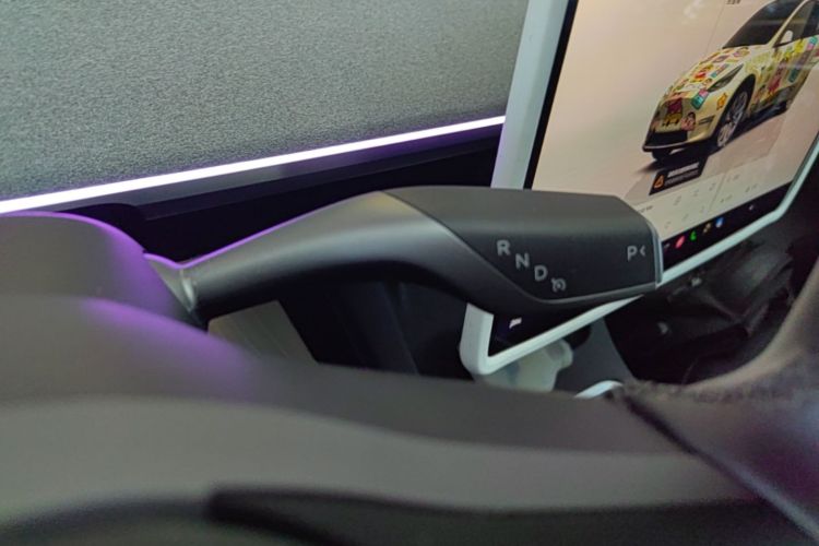Tesla Model Y 2024 #18 Tesla Model Y 2024 car image #18