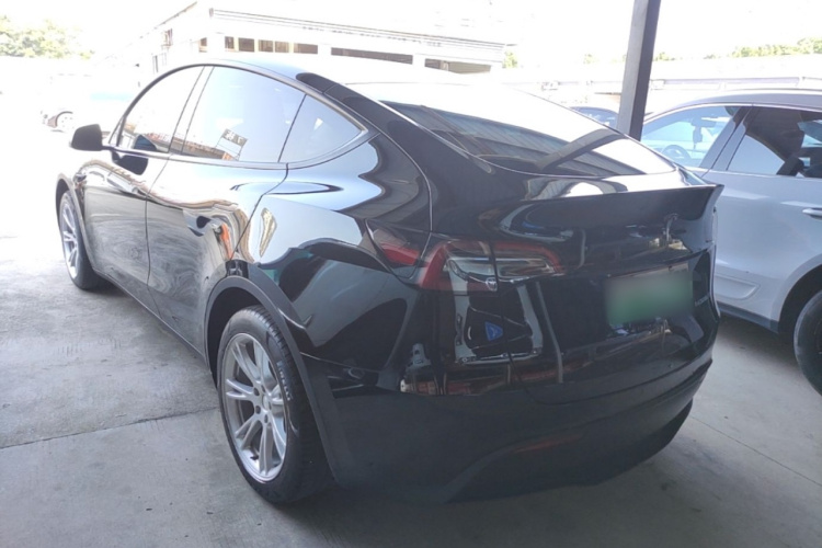 Tesla Model Y 2022 car image #5