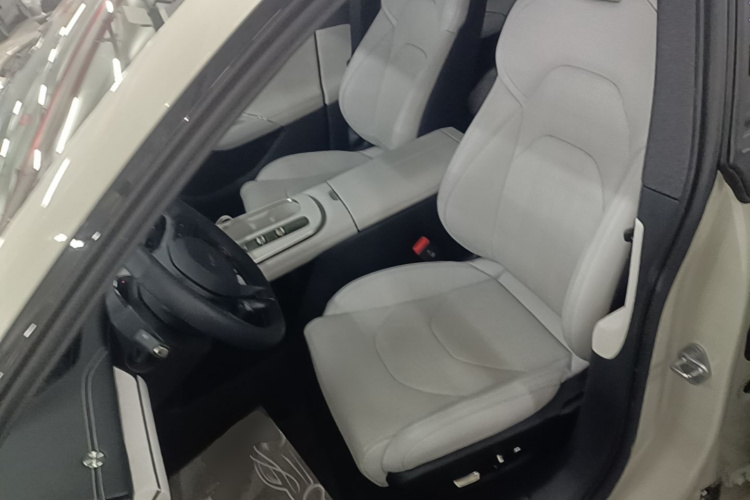 MI SU7 2024 car image #15