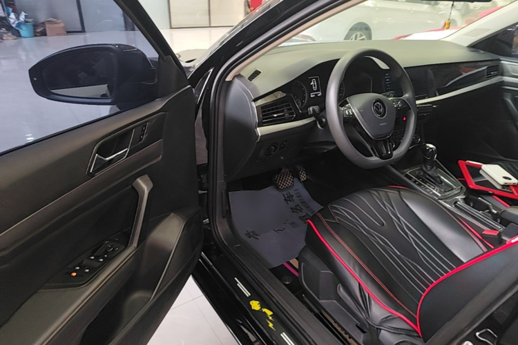 Volkswagen Lavida 2020 car image #16