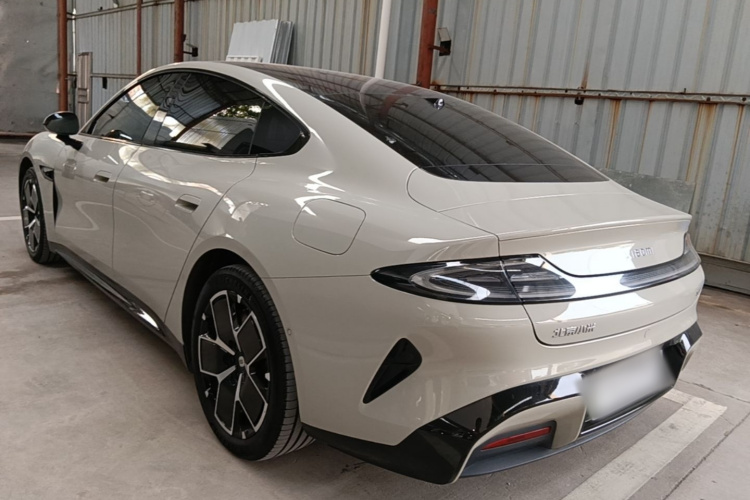 MI SU7 2024 car image #5