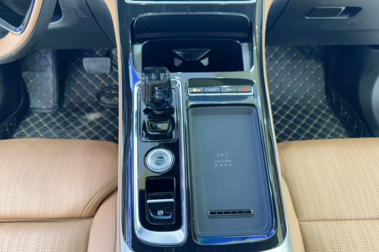GEELY Boyue L 2025 изображение автомобиля #25
