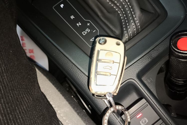 Audi Q3 2024 car image #9