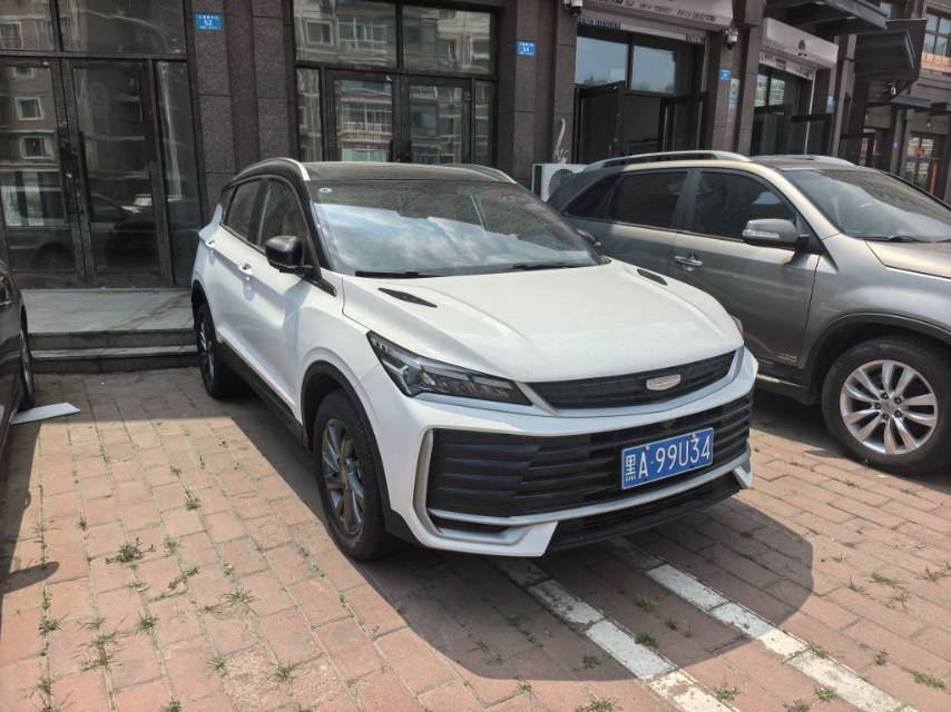 GEELY Coolray 2026 car image #2