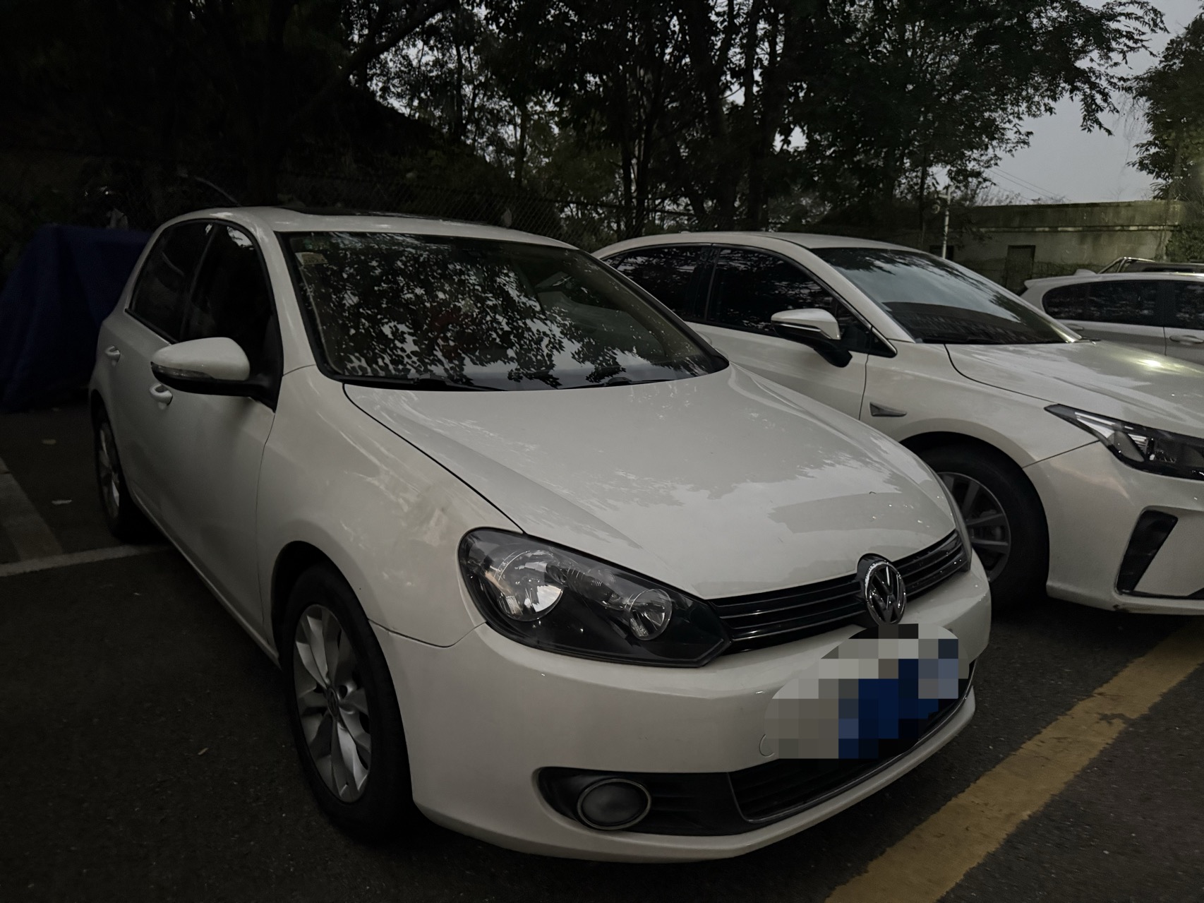 Volkswagen Golf 2011 car image #3