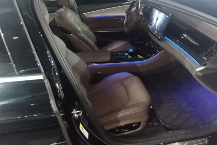 BYD Han 2025 immagine di auto #24