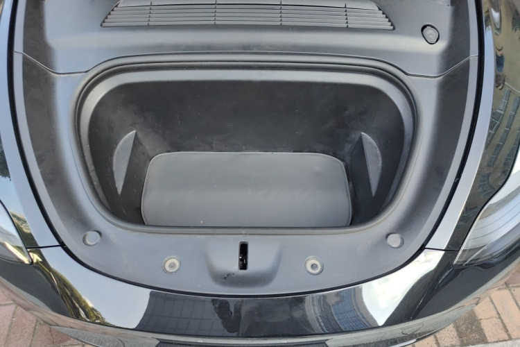 Tesla Model Y 2021 #22 Tesla Model Y 2021 car image #22