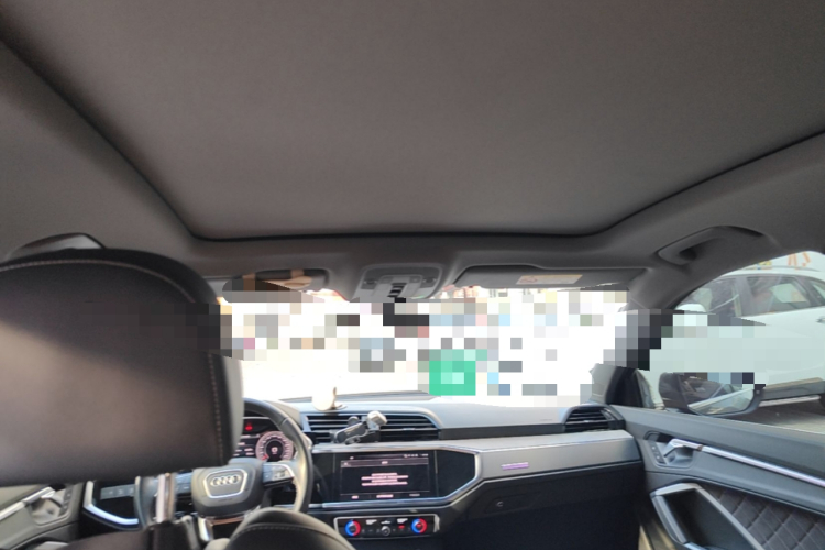 Audi Q3 2025 car image #18