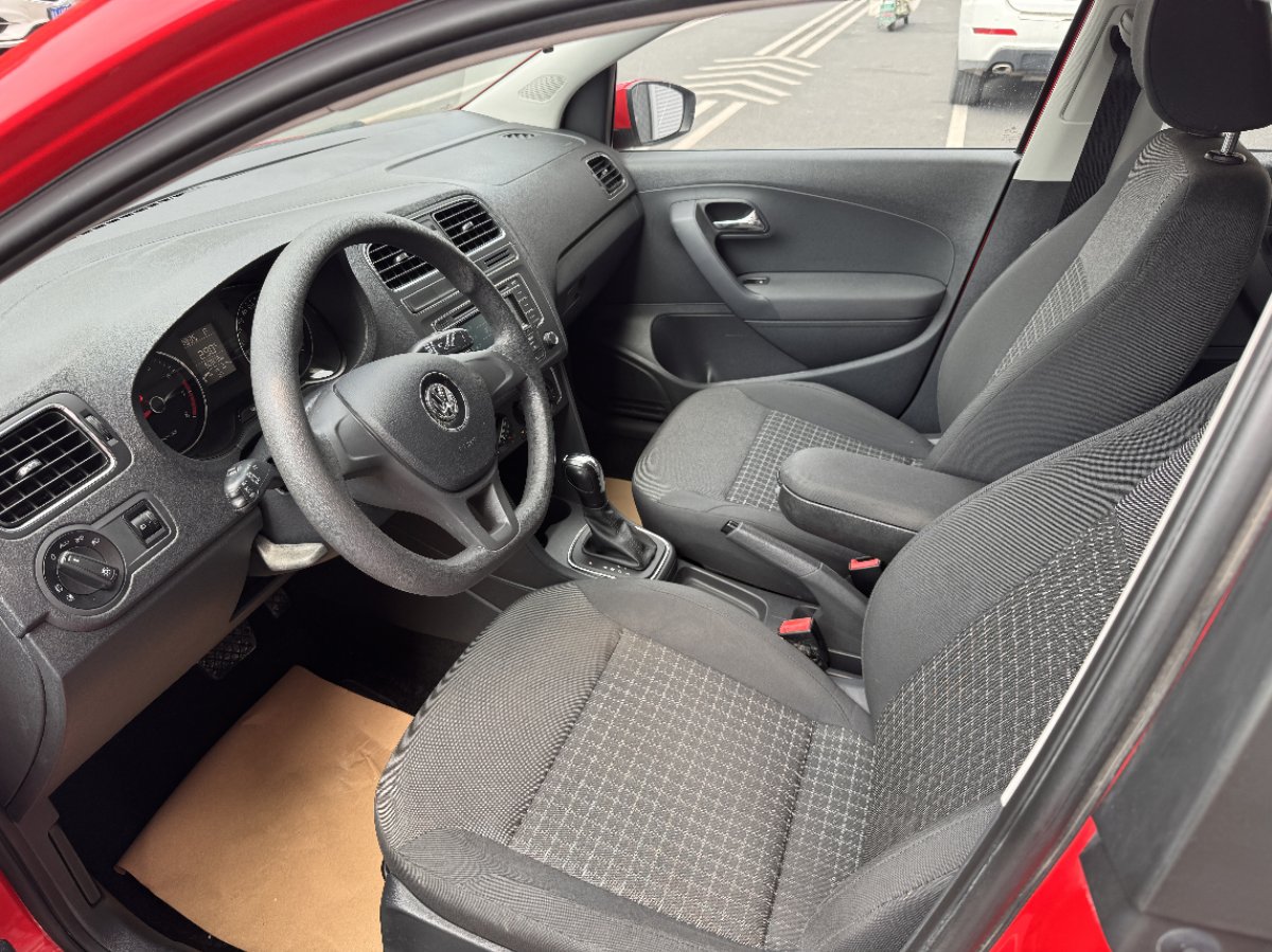 Volkswagen Polo 2016 car image #7