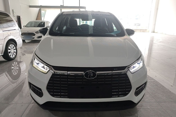 BYD Yuan New Energy 2019 car image #3