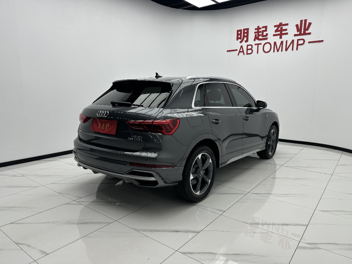 Audi Q3 2022 car image #9