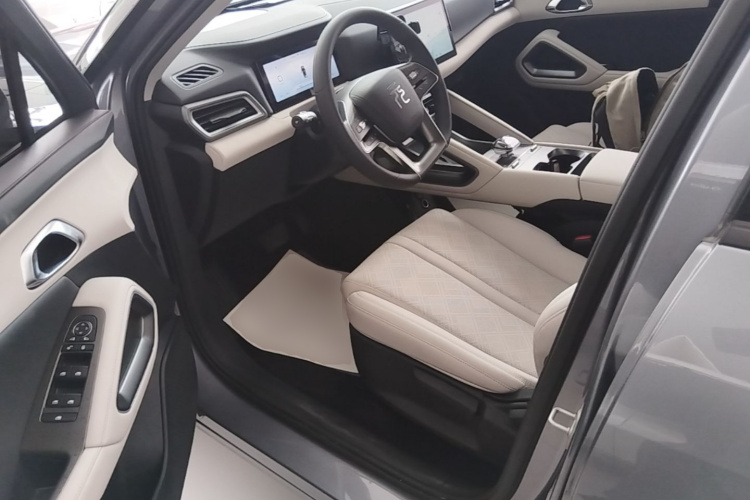 BYD YuanUP 2024 #16 BYD YuanUP 2024 car image #16