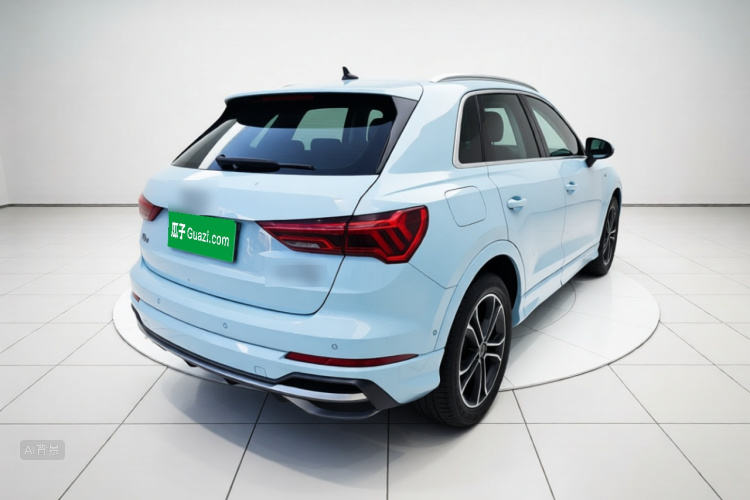 Audi Q3 2022 car image #7