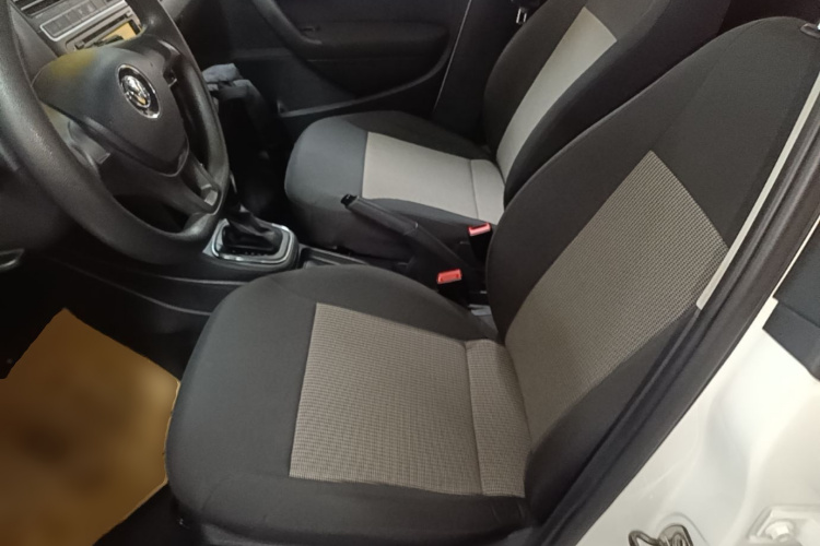 Volkswagen Polo 2018 car image #15