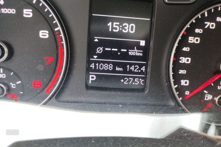 Audi Q3 2019 car image #14
