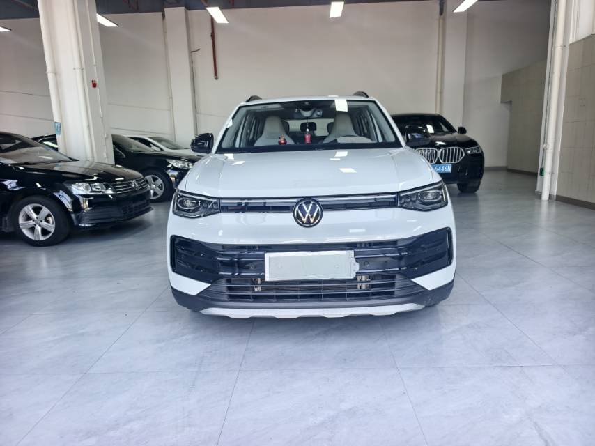 Volkswagen Tharu 2025 #2 Volkswagen Tharu 2025 car image #2