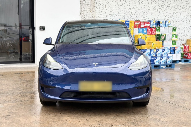 Tesla Model Y 2023 car image #4