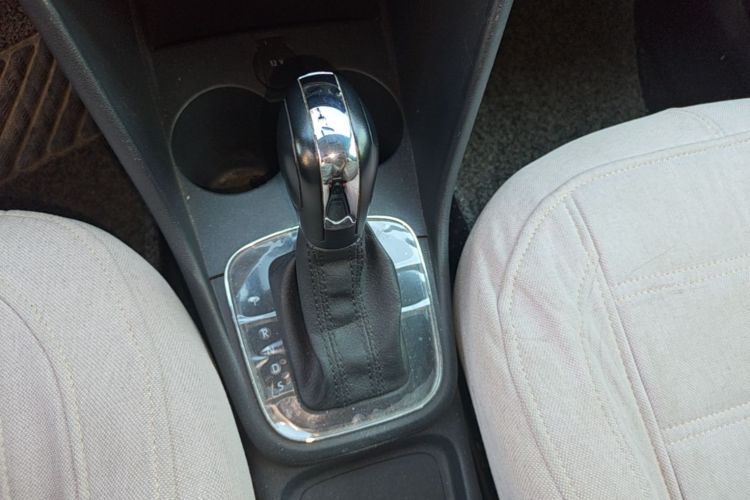 Volkswagen Polo 2016 #14 Volkswagen Polo 2016 car image #14