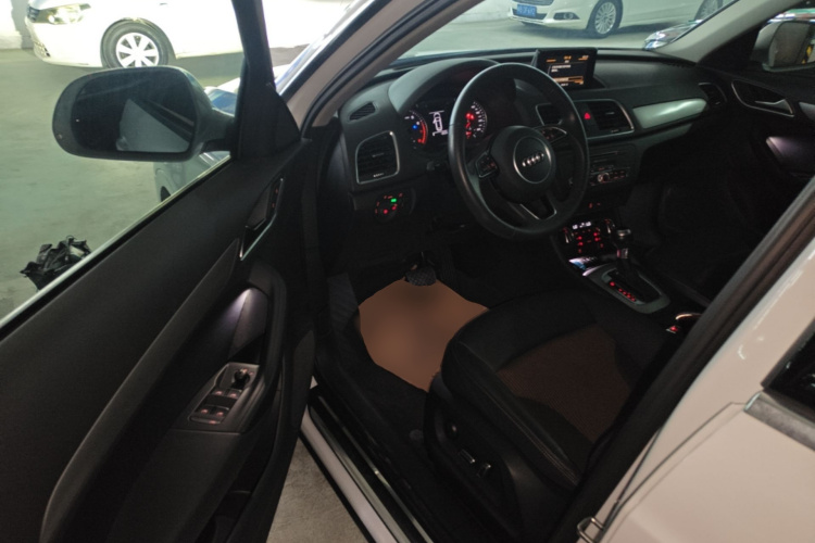 Audi Q3 2018 #12 Audi Q3 2018 car image #12
