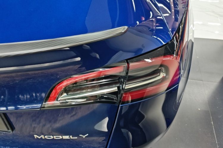 Tesla Model Y 2022 car image #8