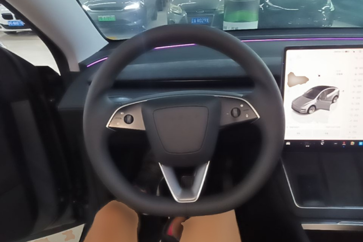 Tesla Model Y 2025 #15 Tesla Model Y 2025 car image #15