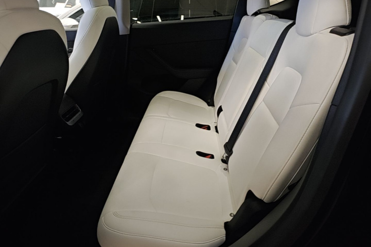Tesla Model Y 2022 #17 Tesla Model Y 2022 car image #17