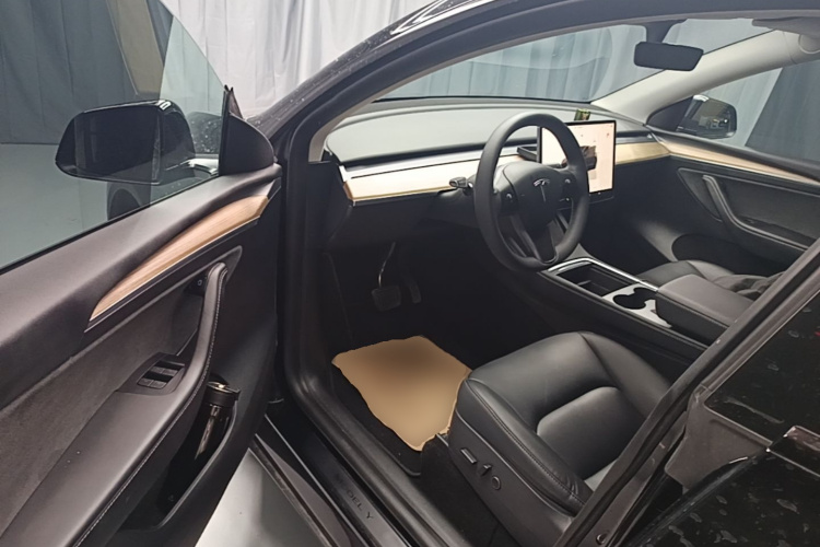 Tesla Model Y 2022 #16 Tesla Model Y 2022 car image #16