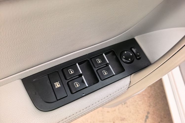 GEELY Emgrand 2015 car image #13