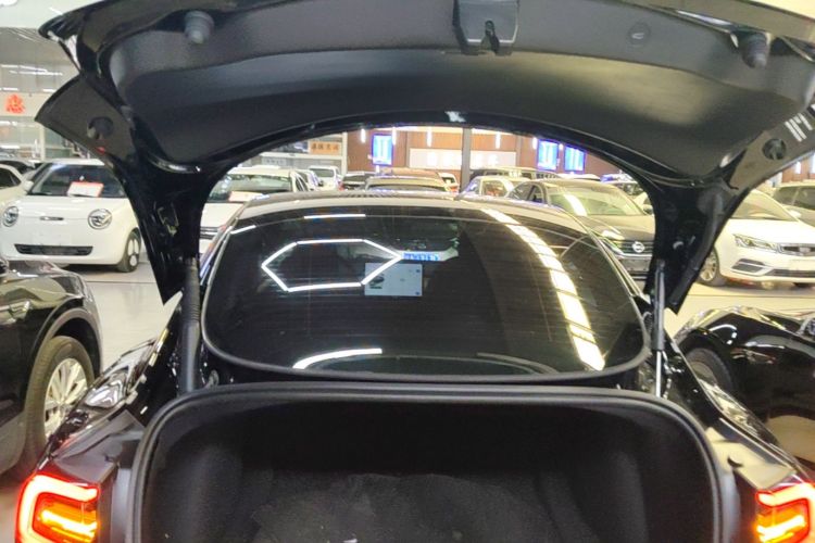 Tesla Model 3 2023 car image #19