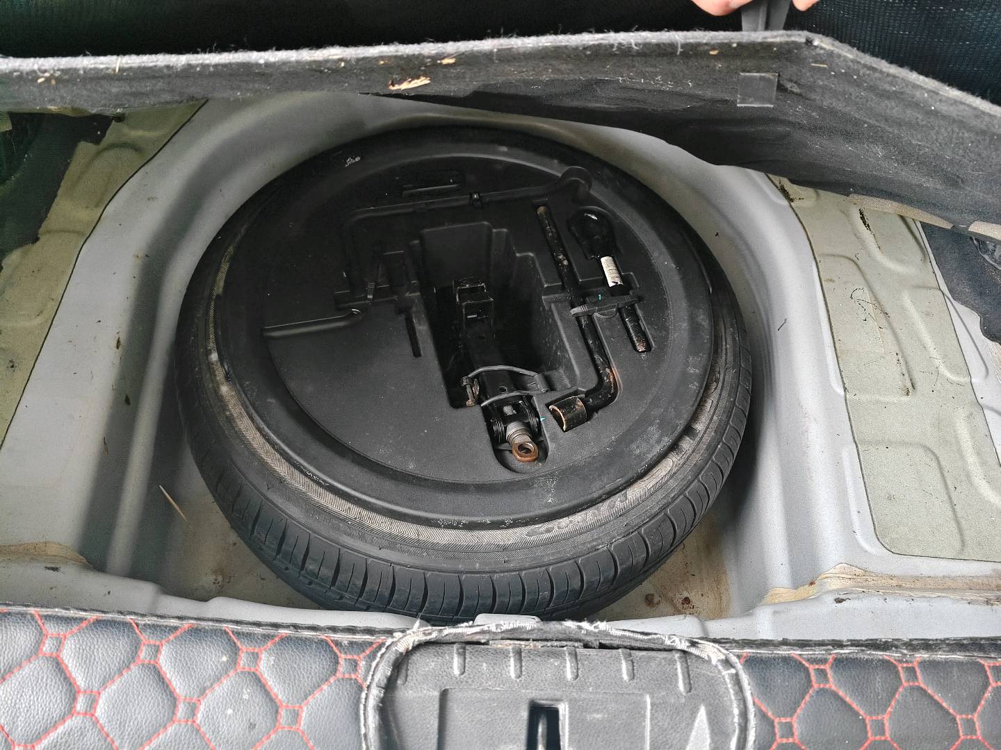 GEELY Emgrand 2014 car image #10