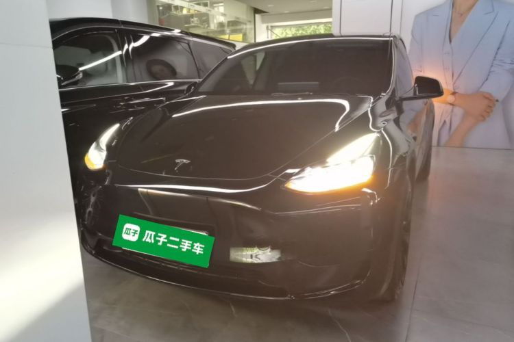 Tesla Model Y 2024 #3 Tesla Model Y 2024 صورة سيارة #3