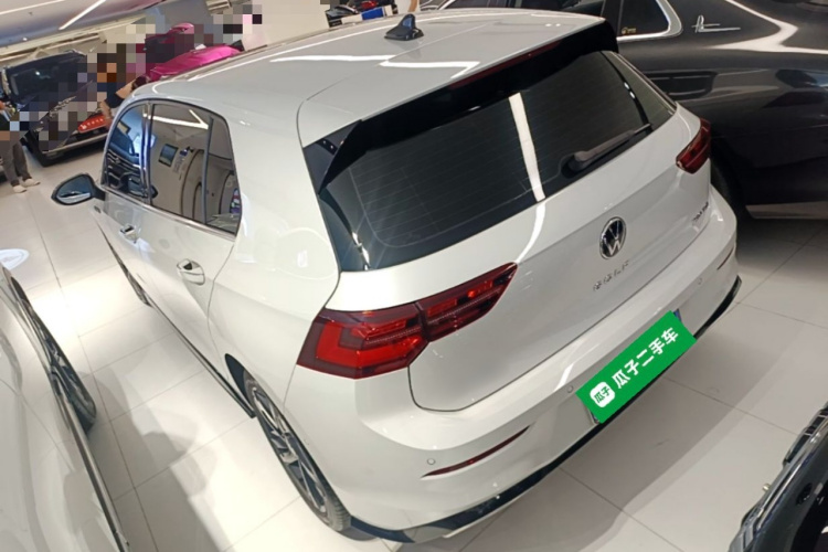 Volkswagen Golf 2022 car image #5