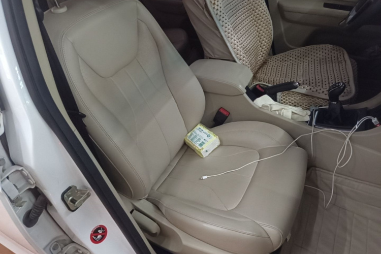 GEELY Emgrand 2017 car image #24