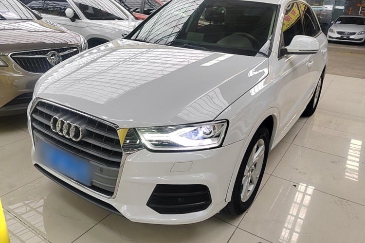 Audi Q3 2017 car image #2